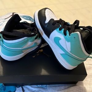 Boys 6C Jordan Shoe